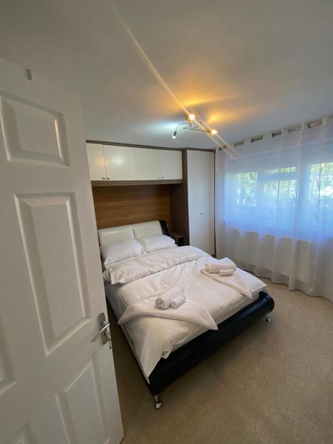 19 Shrewsbury Walk Apartment ไอล์เวิร์ธ ภายนอก รูปภาพ