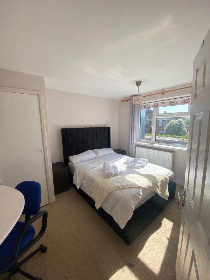 19 Shrewsbury Walk Apartment ไอล์เวิร์ธ ภายนอก รูปภาพ