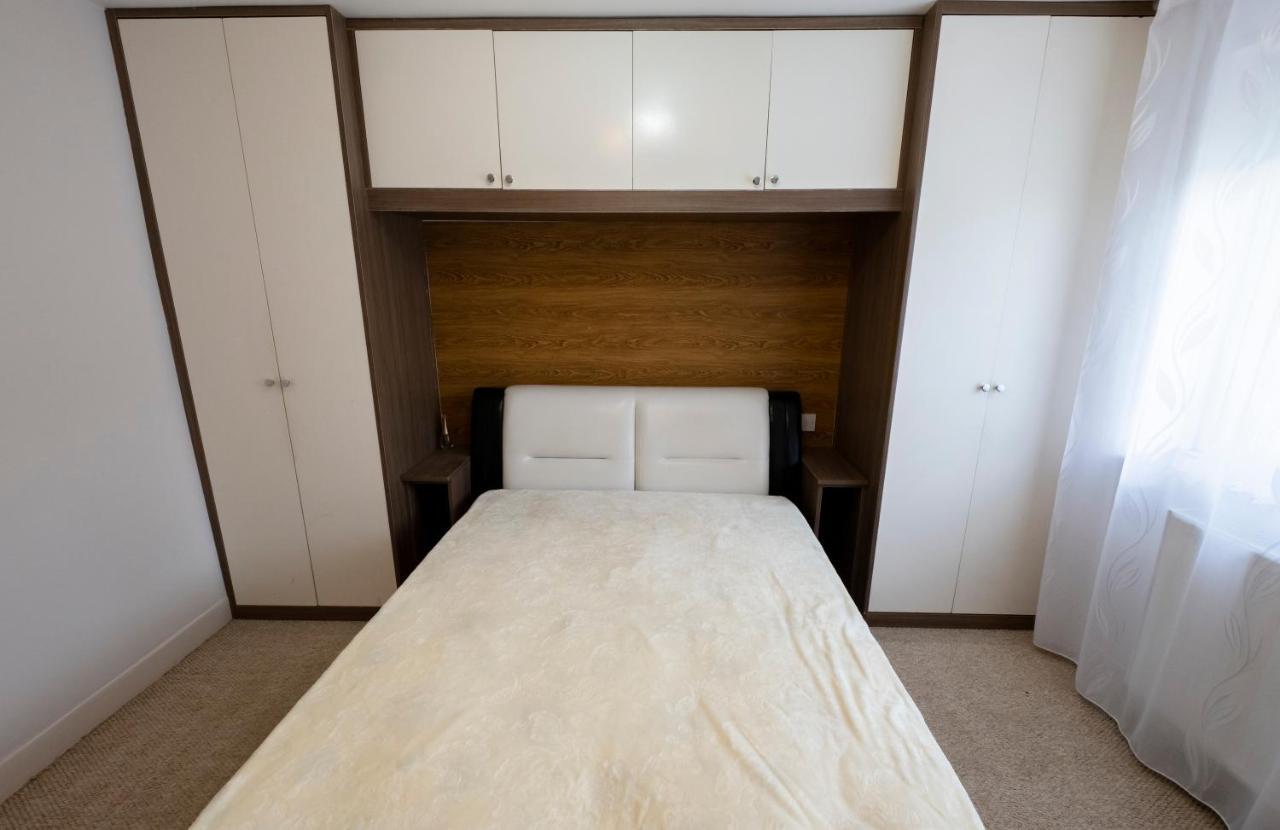 19 Shrewsbury Walk Apartment ไอล์เวิร์ธ ภายนอก รูปภาพ